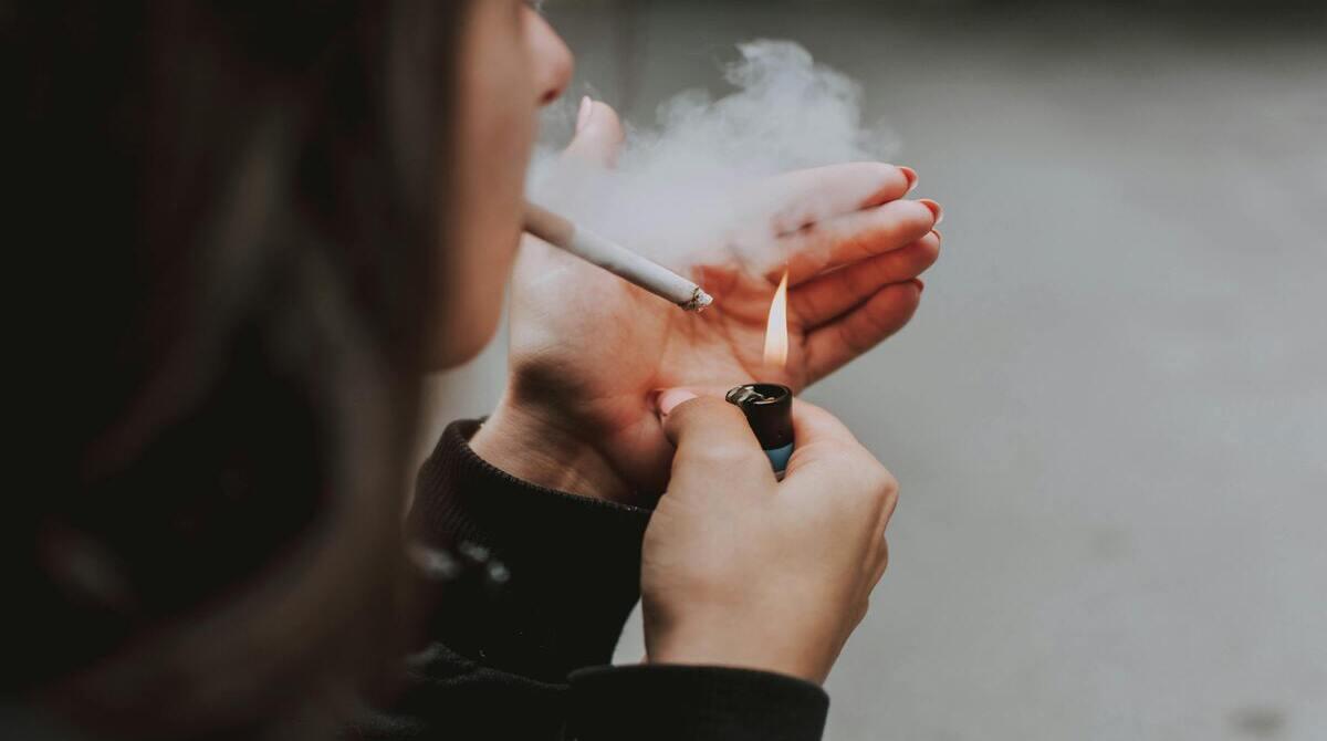 Is it justified to enforce lifetime smoking restrictions on younger generations for public health reasons?