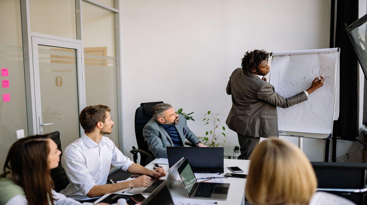 Should every employee experience management at least once?