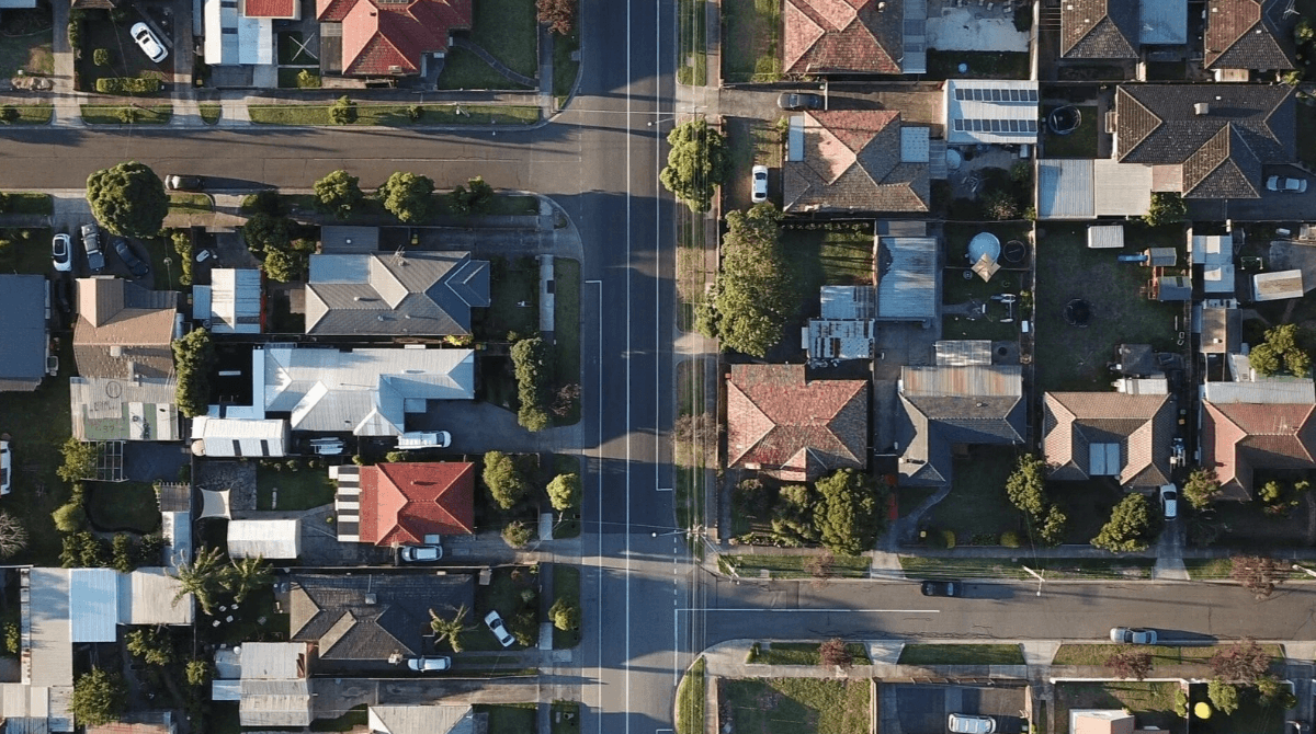Should neighbourhoods have mandatory mixing policies across income groups?
