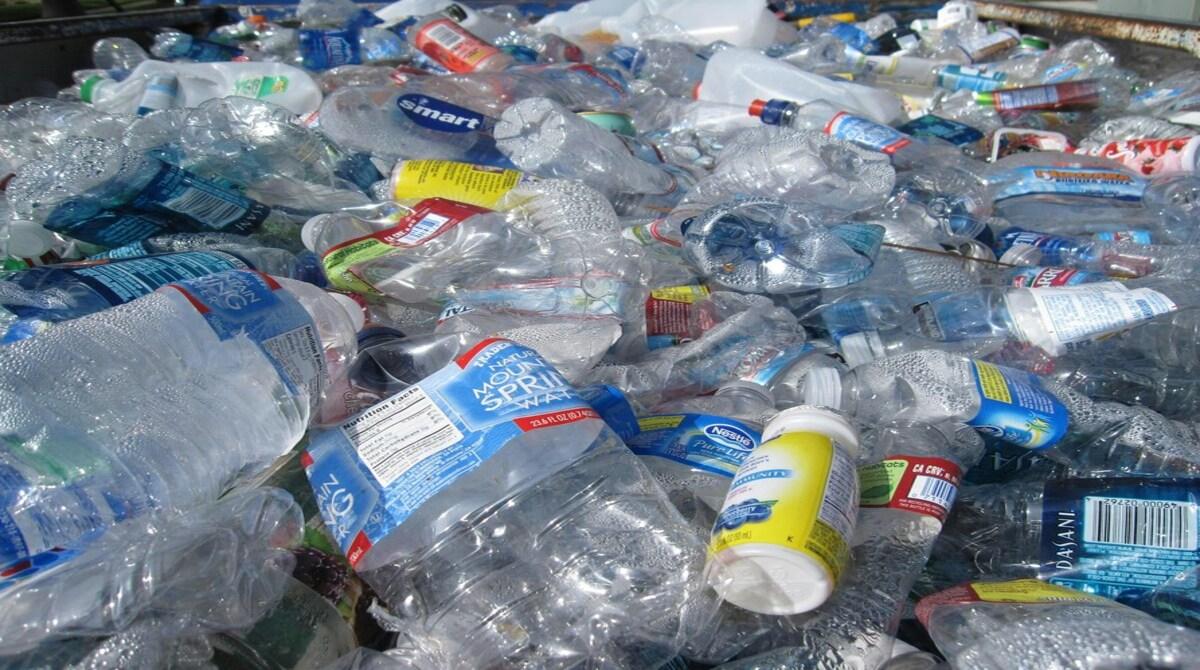 Should single-use plastics be banned globally?