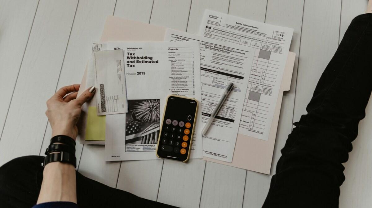 Should there be a global minimum corporate tax rate to prevent tax evasion and ensure fair competition?