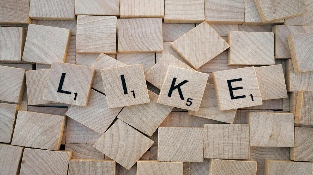 Should Social Media Likes and Follows Be Hidden to Protect Mental Health?