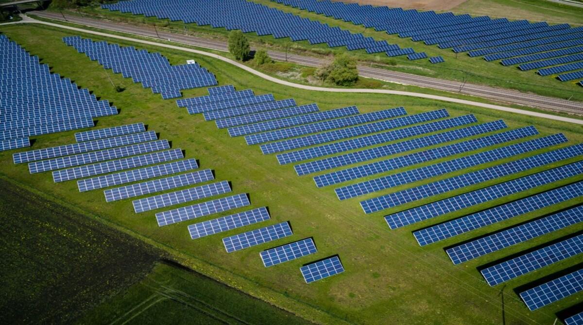 Should Governments Subsidize Renewable Energy Sources?