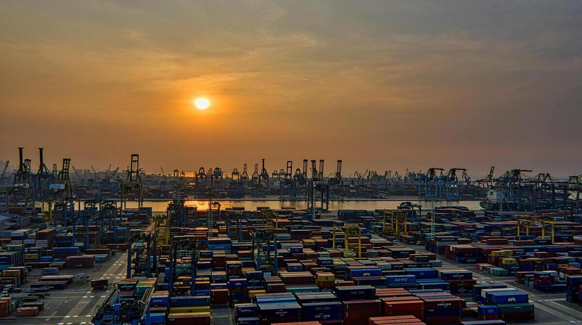 Do Tariffs on Close Trading Partners Like Canada and Mexico Harm U.S. Global Influence?